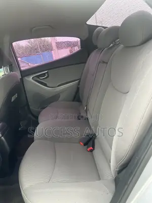 Hyundai Elantra 2016 Silver