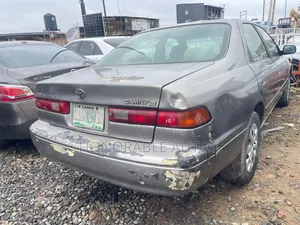 Toyota Camry 2000 Gray