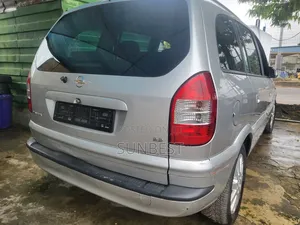 Opel Zafira 2005 Silver