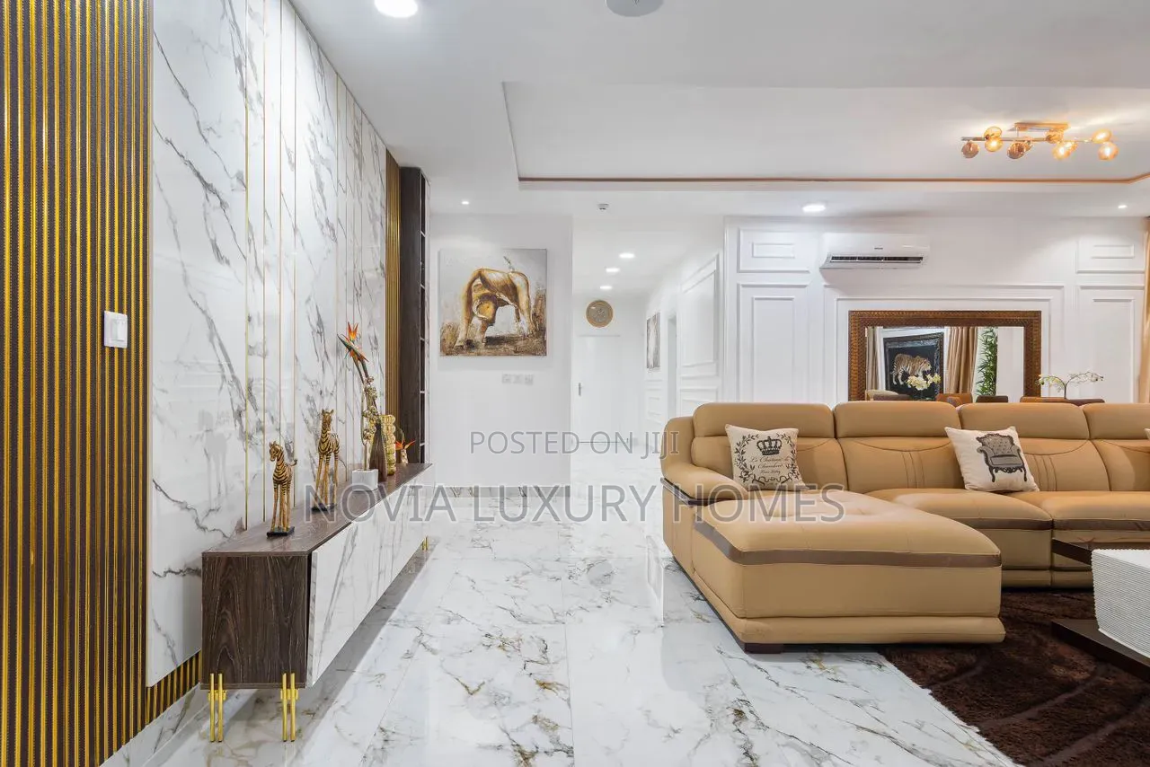 Luxury Waterfront 3 Bedroom Apartment With Pool Sea View