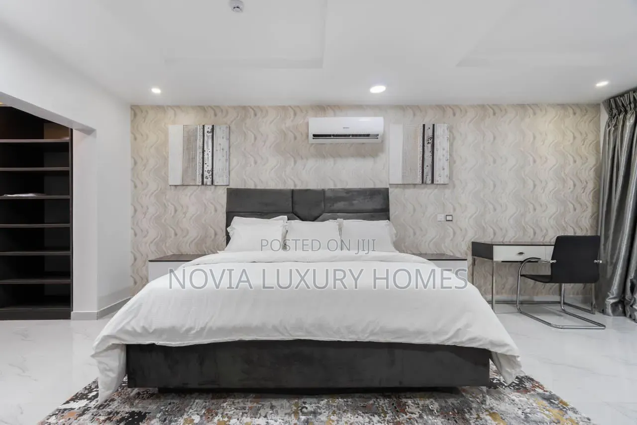 Luxury Waterfront 3 Bedroom Apartment With Pool Sea View
