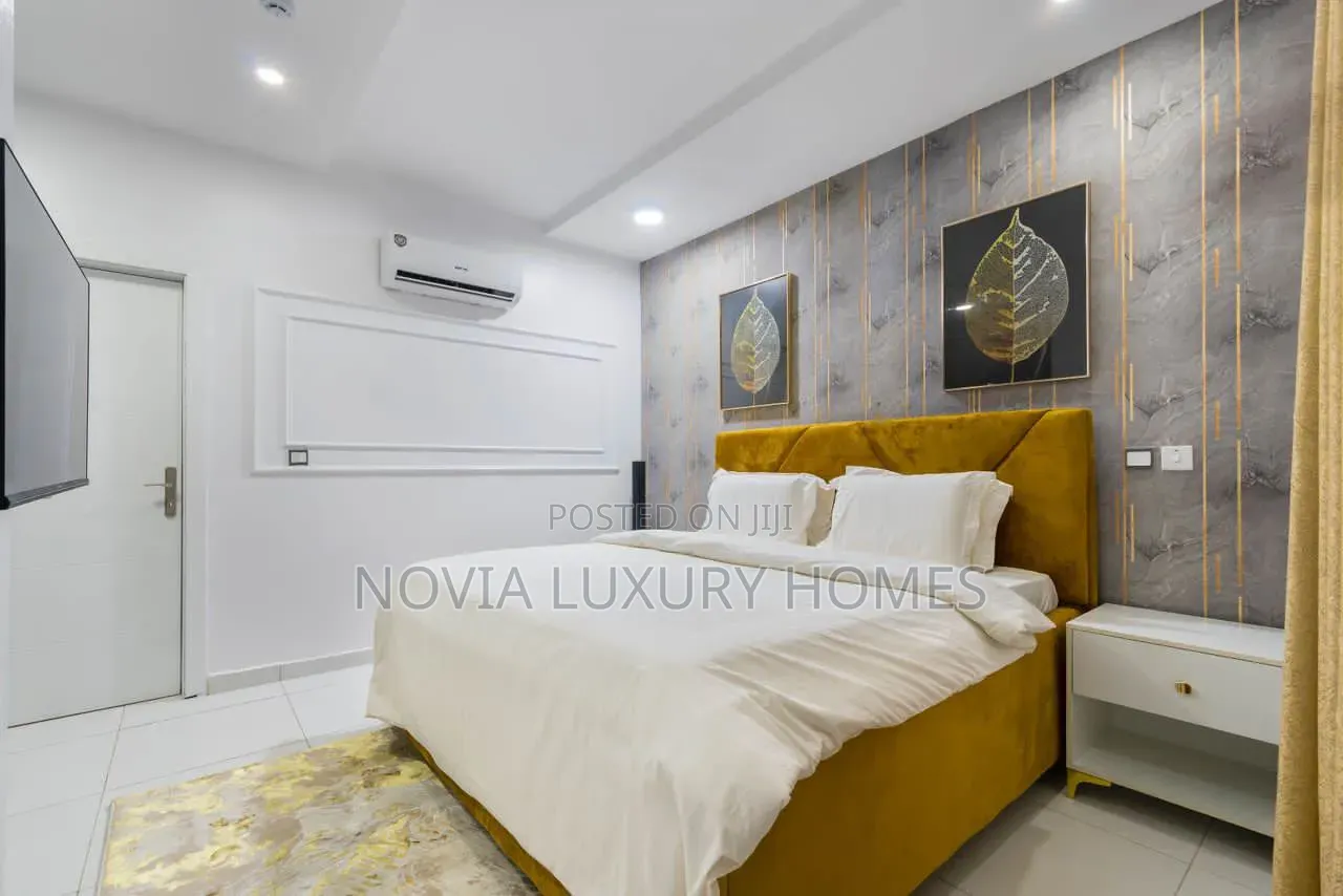 Luxury Waterfront 3 Bedroom Apartment With Pool Sea View