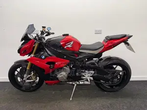BMW S 1000 XR 2022 Red