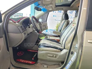 Toyota Sienna 2004 Gold