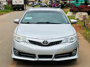 Toyota Camry SE Sport 4dr Sedan (2.5L 4cyl 6A) 2014 Silver