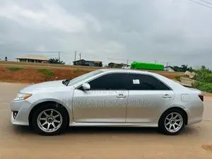 Toyota Camry SE Sport 4dr Sedan (2.5L 4cyl 6A) 2014 Silver