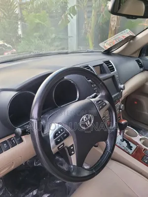 Toyota Highlander 2011 Blue