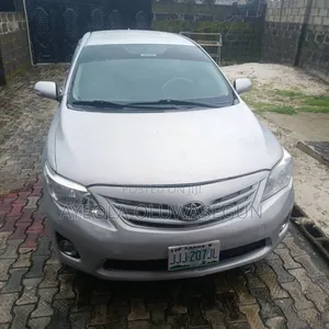 Toyota Corolla LE 4dr Sedan (1.8L 4cyl 4A) 2010 Silver