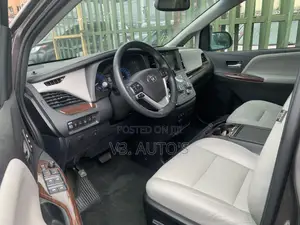 Toyota Sienna 2016 Gray
