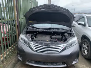 Toyota Sienna 2016 Gray
