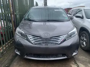 Toyota Sienna 2016 Gray
