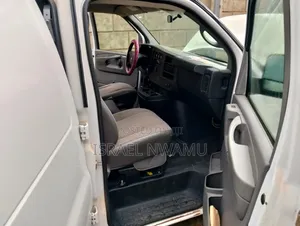 Chevrolet 3500 2013 White