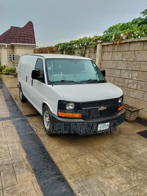 Chevrolet 3500 2013 White