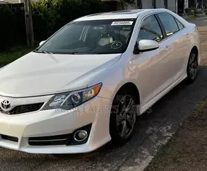 Toyota Camry SE Sport 4dr Sedan (2.5L 4cyl 6A) 2014 Off white