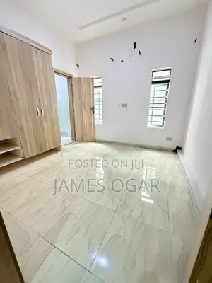 Mini Flat in Royal Pines Estates, Chevron for rent