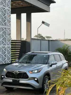 Toyota Highlander Platinum 2021 Silver