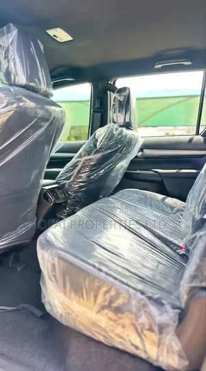New Toyota Hilux 2025 White