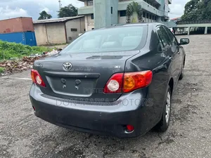Toyota Corolla LE 4dr Sedan (1.8L 4cyl 4A) 2010 Gray