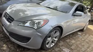 Hyundai Genesis 2011 Silver