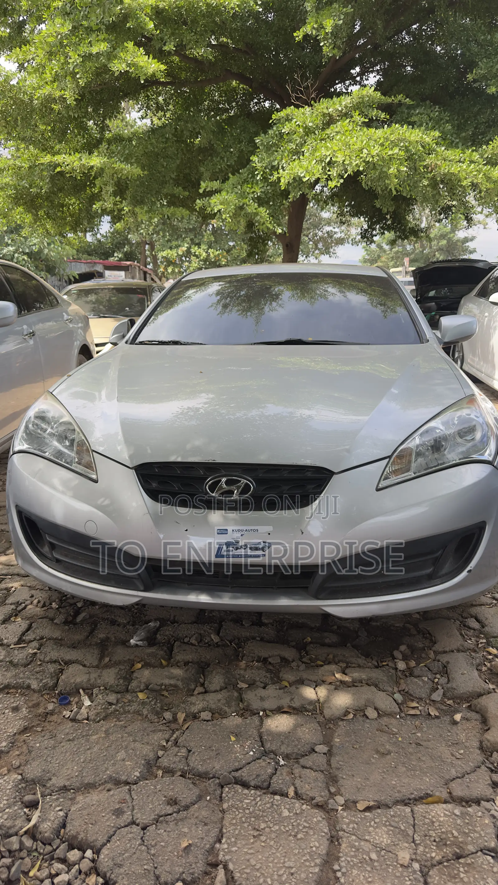 Hyundai Genesis 2011 Silver