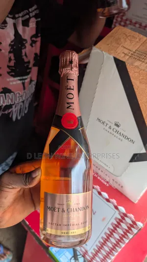 MOËT IMPERIAL Rose Cartoon by ( 12 Bottles )