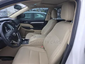 Toyota Highlander XLE V6 4x4 (3.5L 6cyl 6A) 2016 White