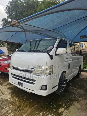 Toyota HiAce 2016 White