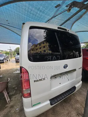 Toyota HiAce 2016 White