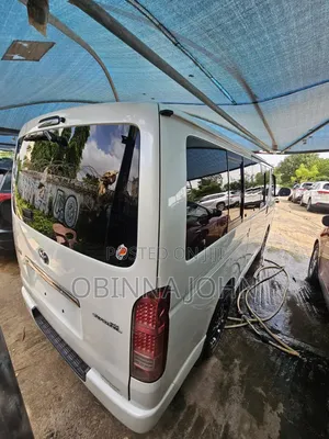 Toyota HiAce 2016 White
