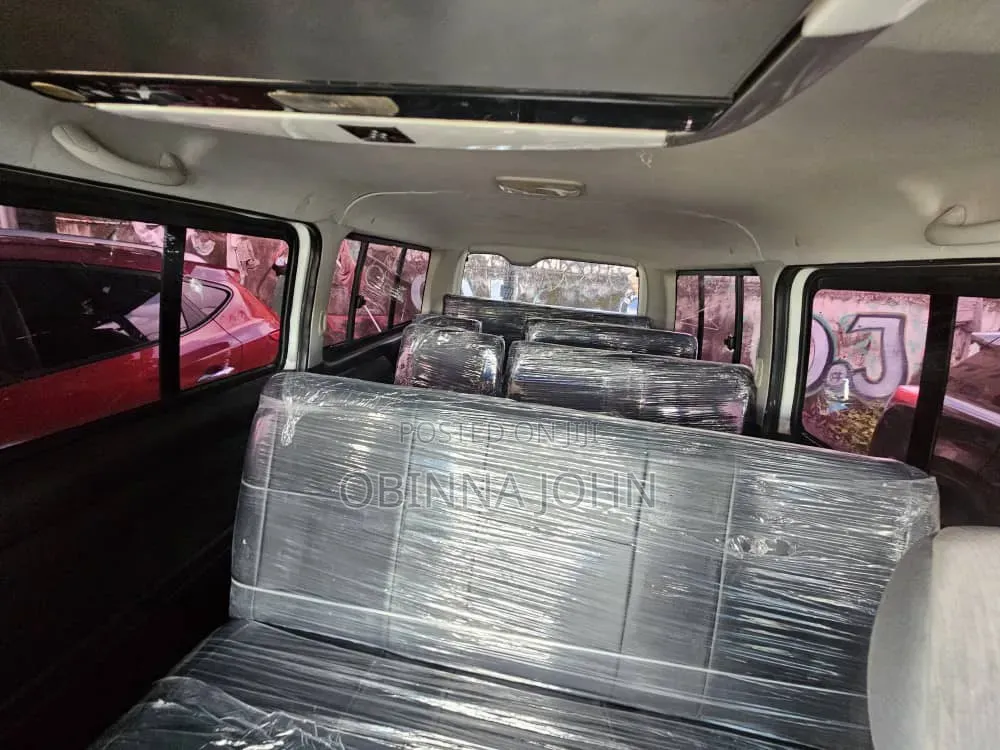 Toyota HiAce 2016 White