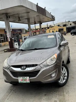 Hyundai Tucson Limited AWD 2013 Gold