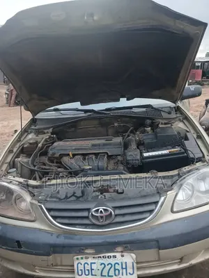 Toyota Avensis 2003 Gold