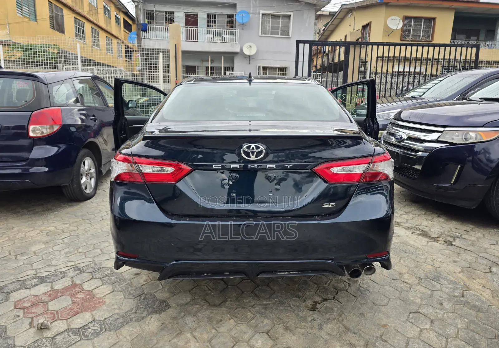 Toyota Camry 2019 Blue