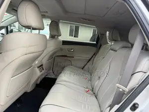 Toyota Venza AWD 2010 Silver