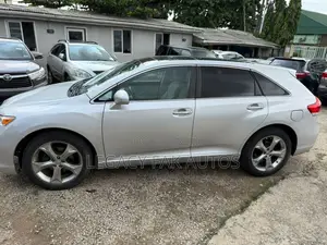 Toyota Venza AWD 2010 Silver