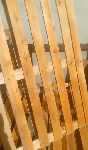 Wooden Pallets for Stacked Storage