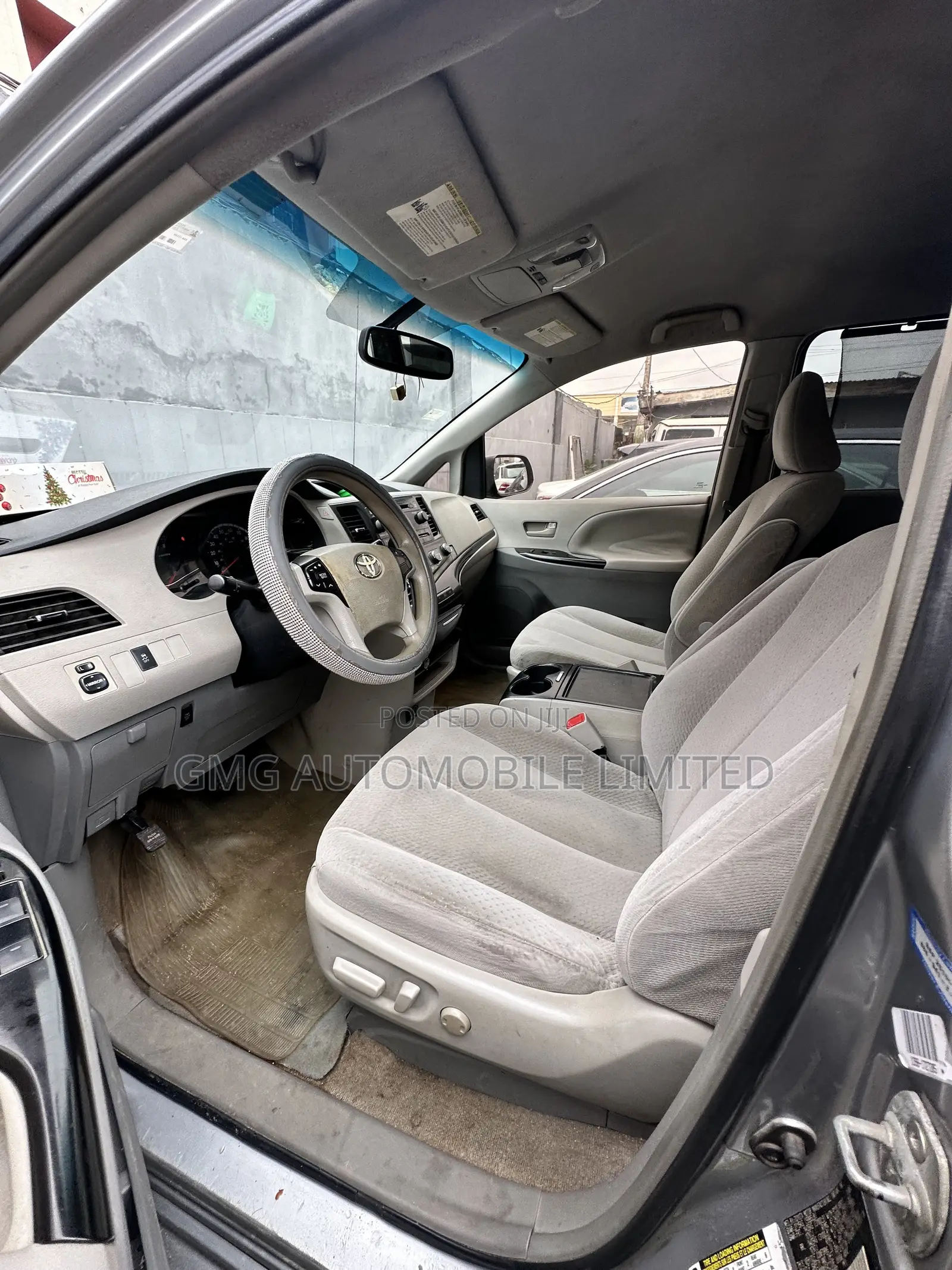 Toyota Sienna LE 8 Passenger 2011 Silver