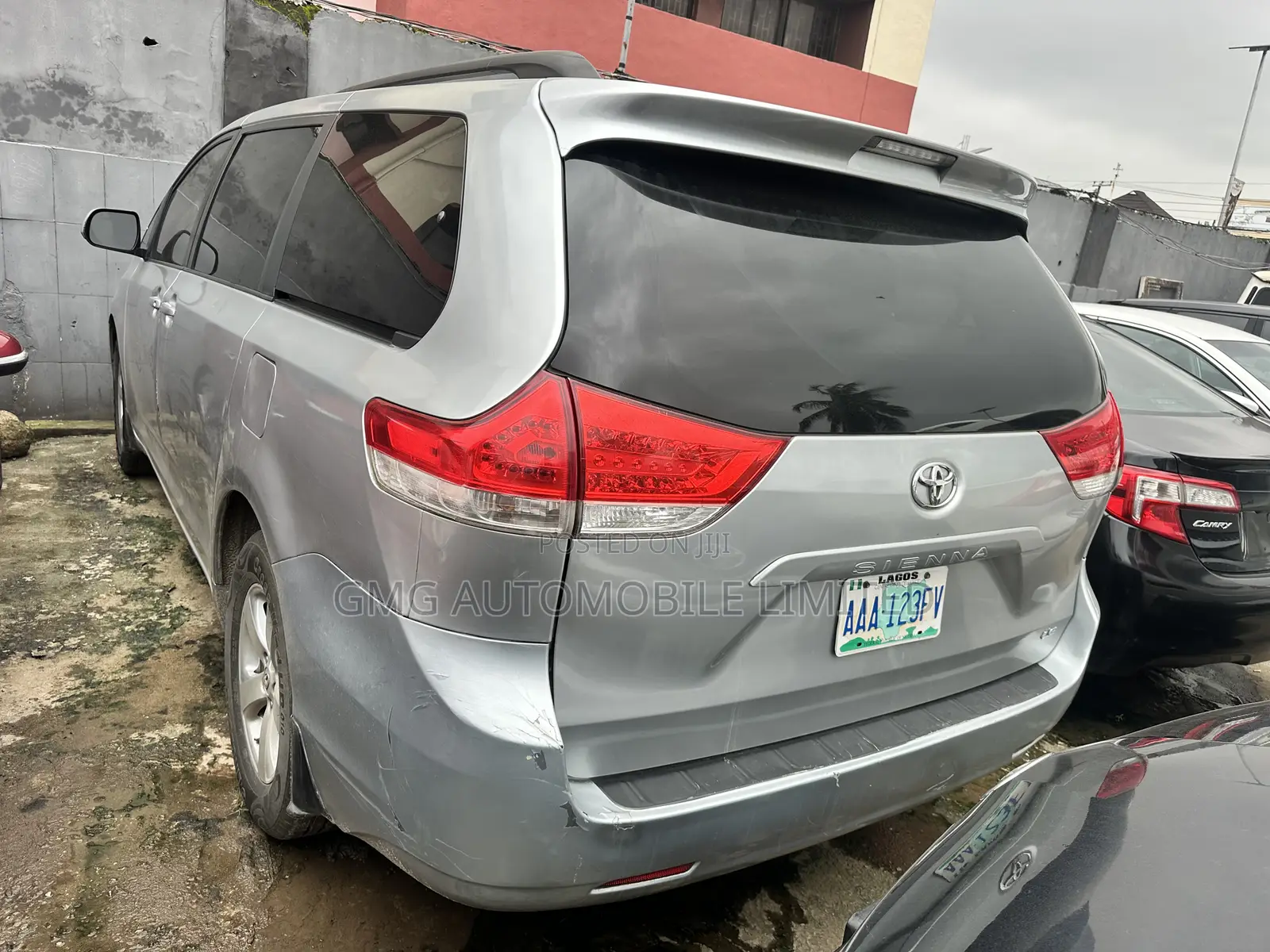 Toyota Sienna LE 8 Passenger 2011 Silver