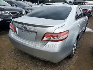 Toyota Camry LE 4dr Sedan (2.5L 4cyl 6A) 2011 Silver