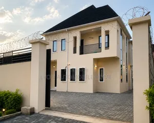 3bdrm Duplex in Lekki for sale