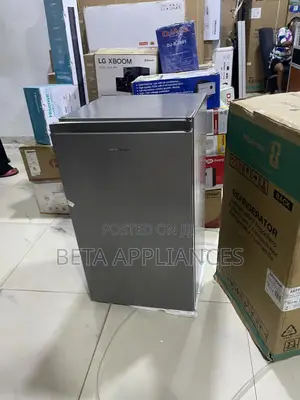Hisense Modern Compact Refrigerator