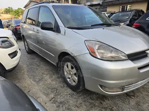 Toyota Sienna 2005 Silver