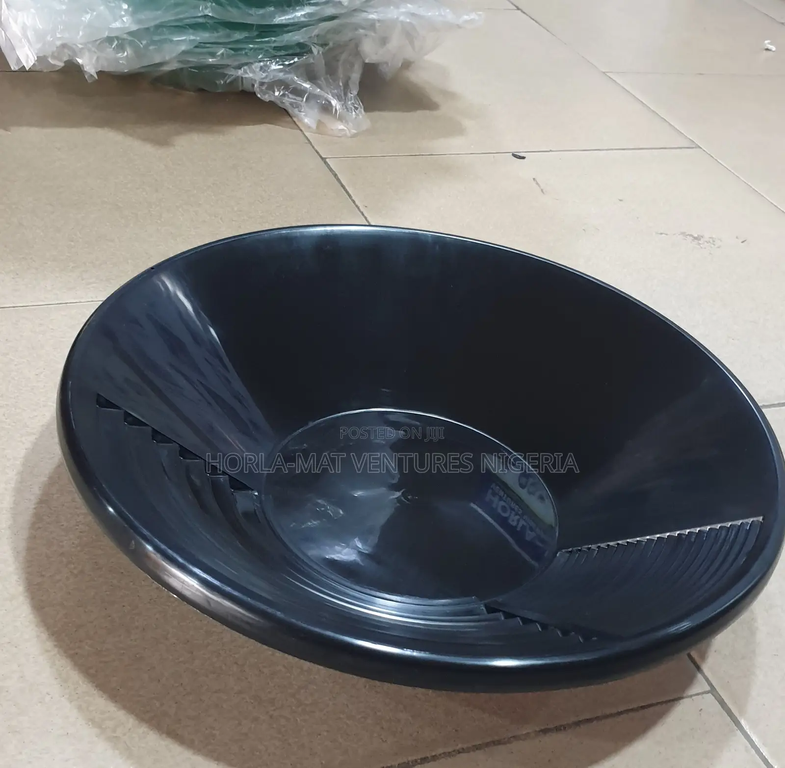 Gold Pawning Pan (15")