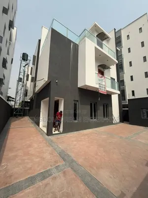 5bdrm House in Pinewood Estate for sale