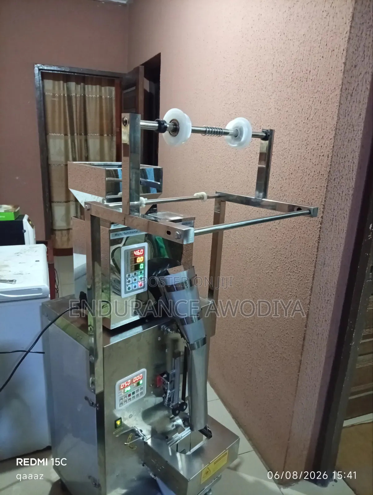 Dry Product Packaging Machine