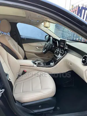 Mercedes-Benz C300 2017 Blue