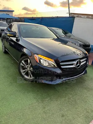 Mercedes-Benz C300 2017 Blue
