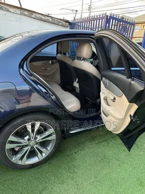 Mercedes-Benz C300 2017 Blue