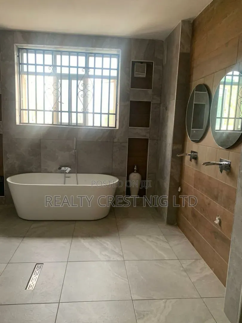 5bdrm Duplex in Ikeja GRA for rent