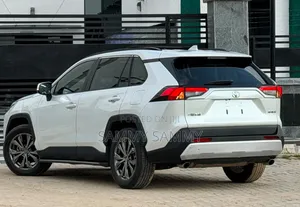 Toyota RAV4 2024 White